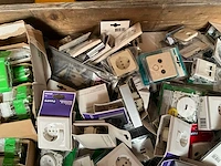 Palletdeal diverse schakelmateriaal en toebehoren - afbeelding 5 van  10