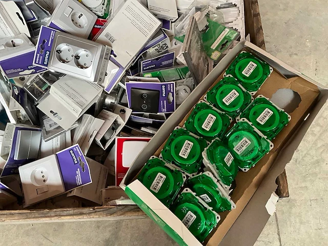 Palletdeal diverse schakelmateriaal en toebehoren - afbeelding 8 van  10