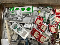 Palletdeal diverse schakelmateriaal en toebehoren - afbeelding 2 van  9