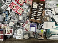 Palletdeal diverse schakelmateriaal en toebehoren - afbeelding 5 van  9