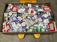 Palletdeal diverse schakelmateriaal en toebehoren - afbeelding 1 van  10