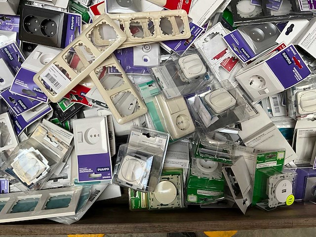 Palletdeal diverse schakelmateriaal en toebehoren - afbeelding 5 van  10