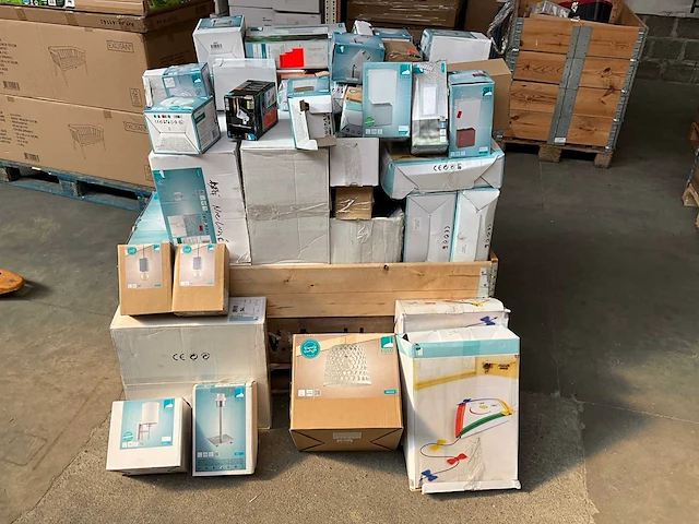 Palletdeal eglo verlichting - afbeelding 1 van  7