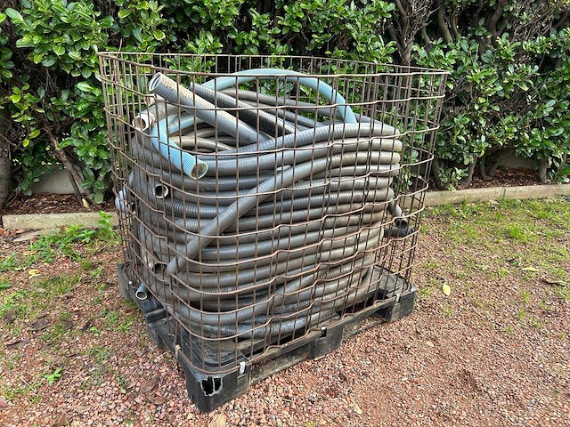 Palletkooi / gitterbox met slangen - afbeelding 1 van  2