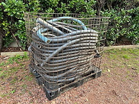 Palletkooi / gitterbox met slangen - afbeelding 1 van  2