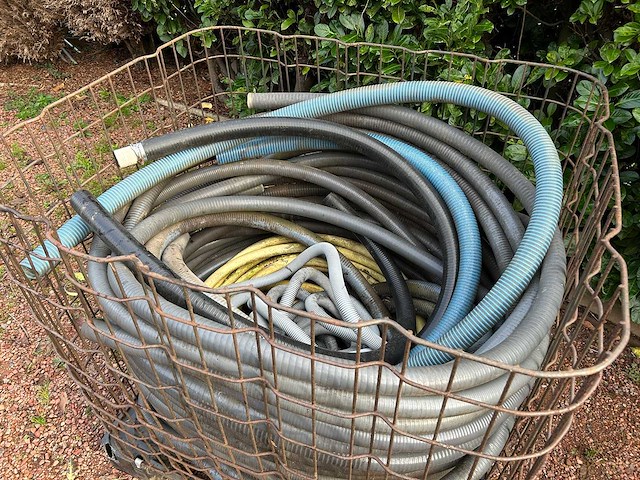 Palletkooi / gitterbox met slangen - afbeelding 2 van  2