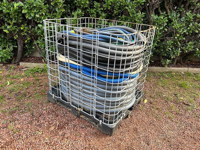 Palletkooi / gitterbox met slangen - afbeelding 1 van  2