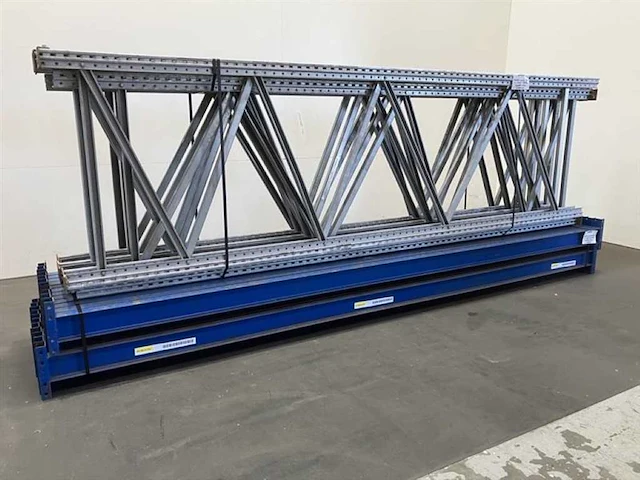 Palletstelling 2 x lengte 8070mm hoogte 3700mm diepte 1050mm 3 niveaus occasie - afbeelding 1 van  4