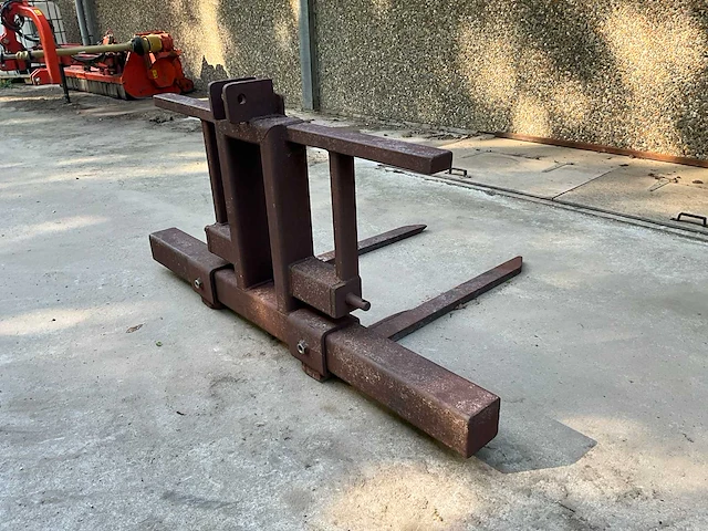 Palletvork tractor - afbeelding 1 van  8