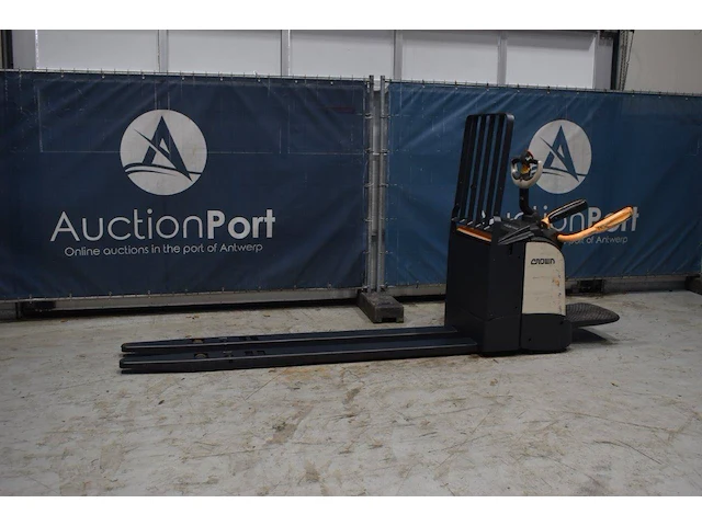 Palletwagen crown wt3060 elektrisch 2500kg - afbeelding 1 van  1