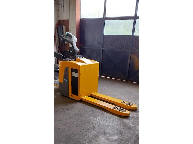 Palletwagen jung heinrich eje 116 1600kg - afbeelding 1 van  1
