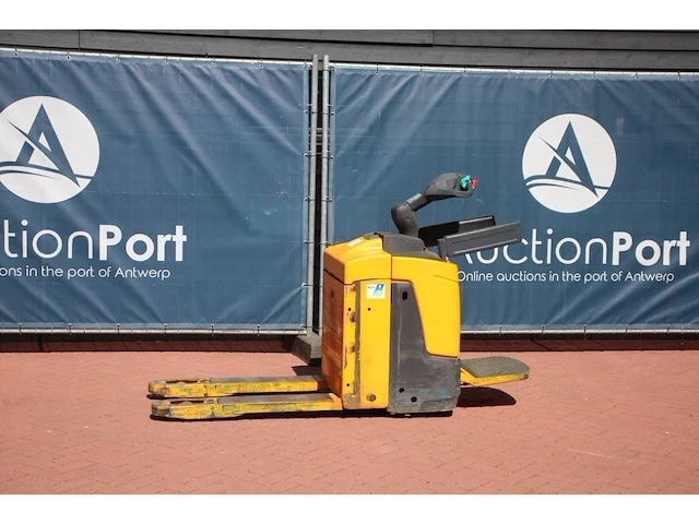 Palletwagen jungheinrich elektrisch 2000kg - afbeelding 1 van  1