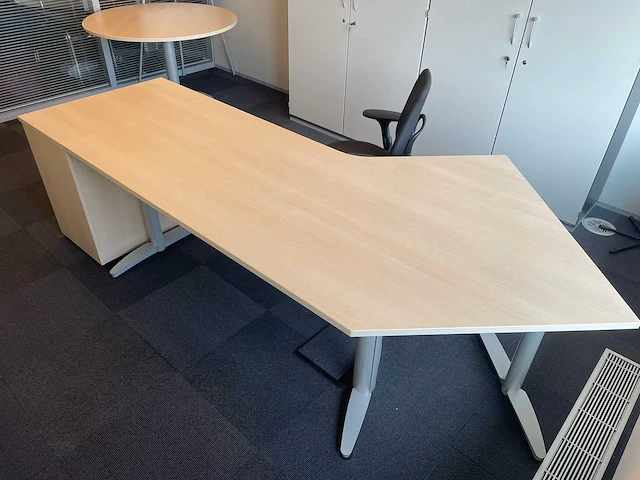 Palmberg bureautafel hoek (24x) - afbeelding 2 van  3
