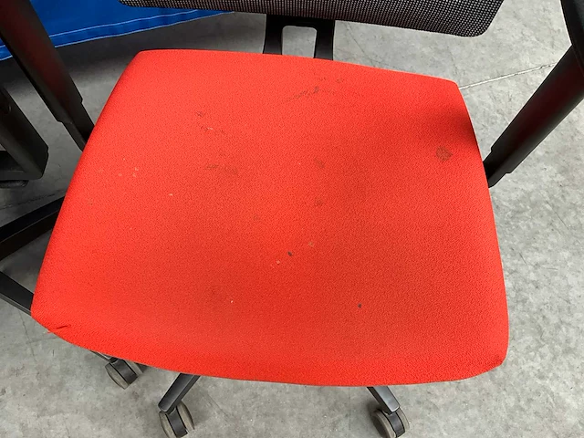 Pami bureaustoelen (4x) + vergaderstoel - afbeelding 7 van  13
