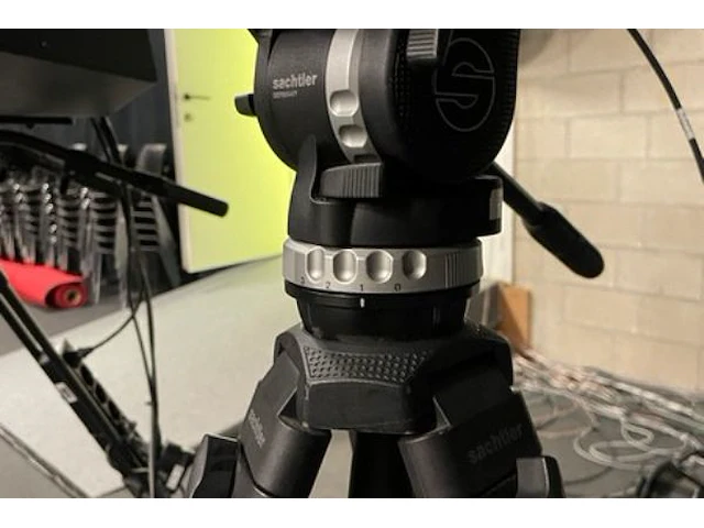 Panasonic hd integrated camera op sachter statief - afbeelding 4 van  7