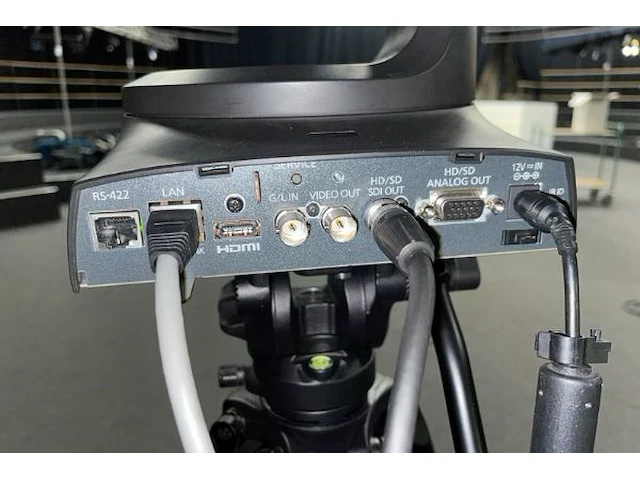 Panasonic hd integrated camera op viltrox statief - afbeelding 4 van  5