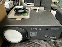 Panasonic pt-d7700 projector - afbeelding 1 van  5
