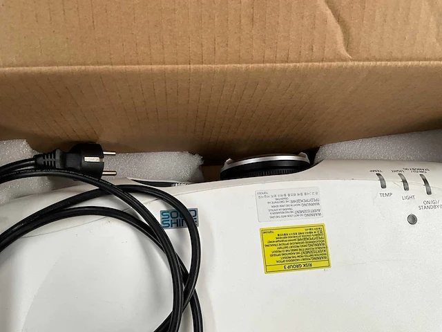 Panasonic pt-rz370 dlp full hd projector - afbeelding 3 van  4