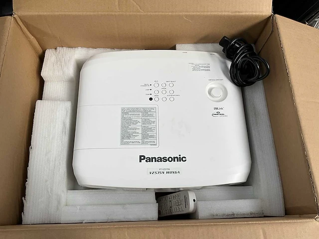 Panasonic pt-vz575n wuxga projector - afbeelding 1 van  4