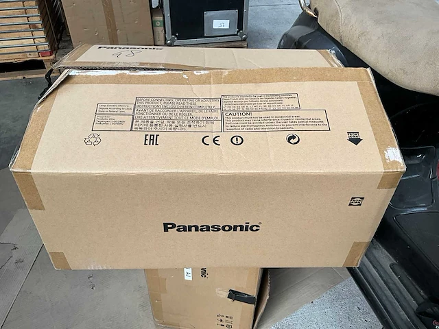 Panasonic pt-vz575n wuxga projector - afbeelding 3 van  3