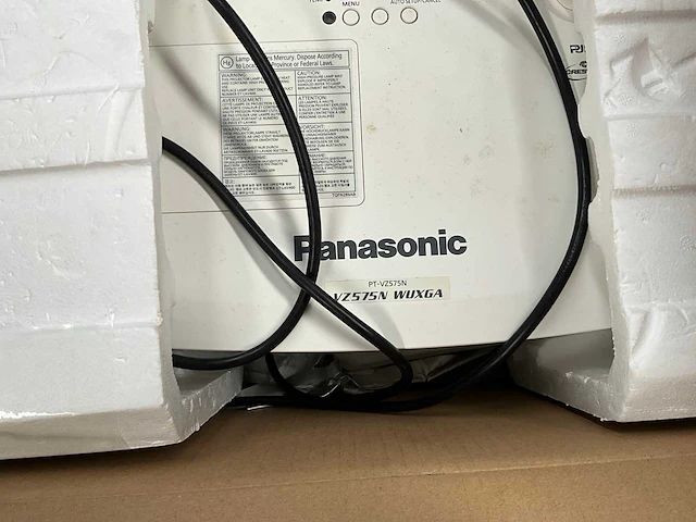 Panasonic pt-vz575n wuxga projector - afbeelding 2 van  4