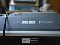 Panasonic tv met bijzettafel - werking onbekend - afbeelding 4 van  6