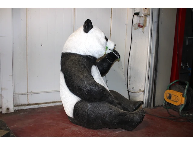 Panda in kunststof - afbeelding 4 van  5