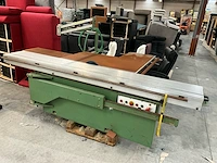 Paneelzaagmachine nn.
