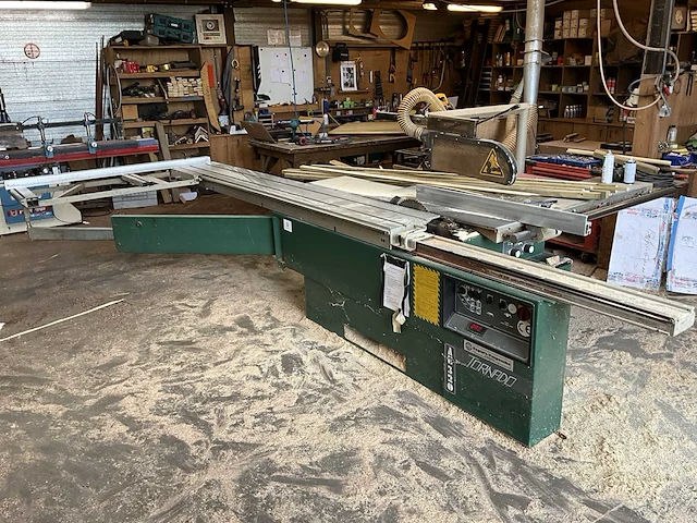 Paneelzaagmachine tornado ae320 - afbeelding 1 van  9