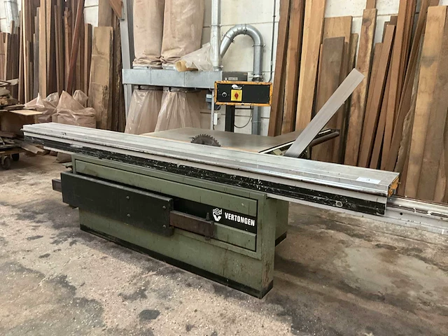 Paneelzaagmachine vertongen azo5n2708 - afbeelding 1 van  13