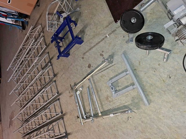 Pannenlift voor dakwerken apache 5 - afbeelding 5 van  15