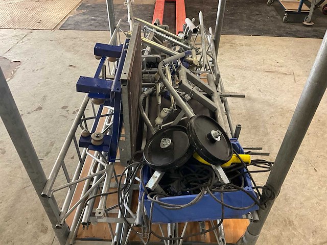 Pannenlift voor dakwerken apache 5 - afbeelding 11 van  15