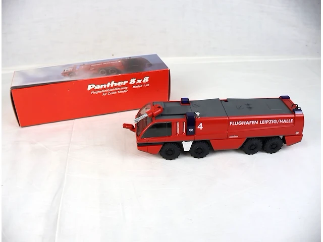 Panter flughafen leipzig 8x8 man (210) - afbeelding 1 van  3