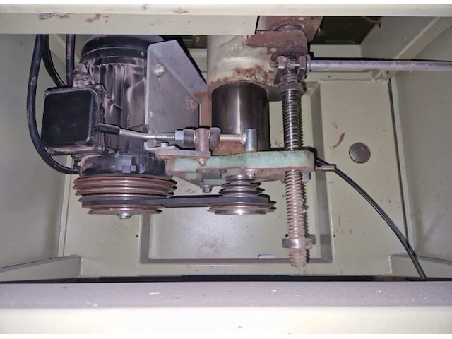 Paoloni t140 tafelfreesmachine - afbeelding 4 van  8