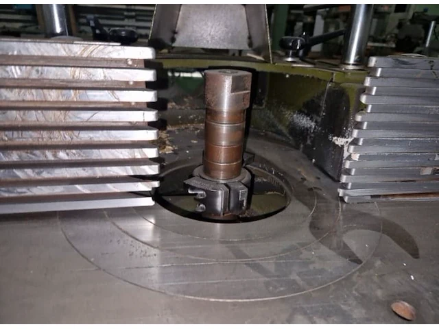 Paoloni t140 tafelfreesmachine - afbeelding 5 van  8