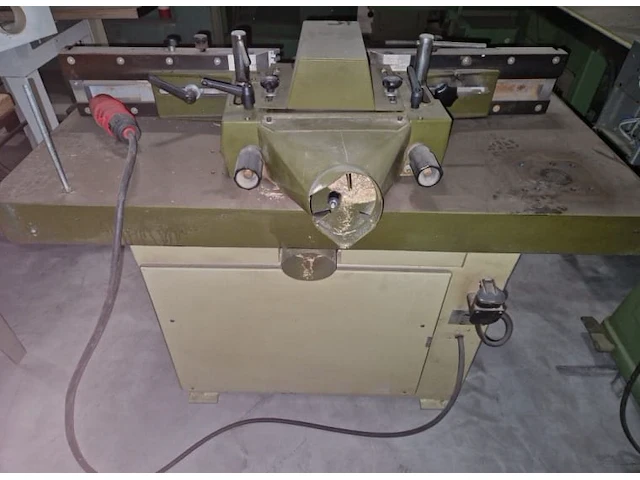 Paoloni t140 tafelfreesmachine - afbeelding 8 van  8