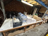 Papierhouder, vuilnisbakjes, poetsmateriaal - afbeelding 1 van  10