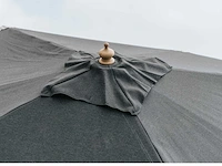 Parasol 2,5m hout lichtgrijs + beschermhoes - afbeelding 18 van  18