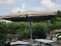 Parasol 4x4m met marmeren voet - afbeelding 1 van  3