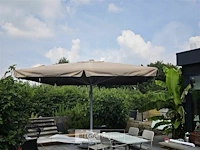 Parasol 4x4m met marmeren voet - afbeelding 2 van  3