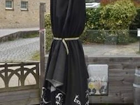 Parasol met voet - afbeelding 1 van  1