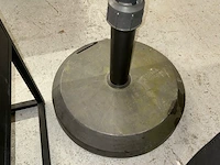 Parasol met voet - afbeelding 5 van  5