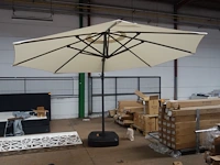 Parasol met voet - afbeelding 2 van  8