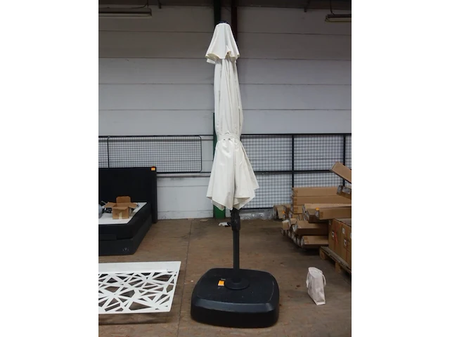 Parasol met voet - afbeelding 7 van  8