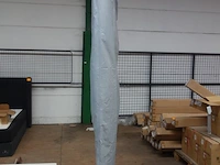 Parasol met voet - afbeelding 8 van  8
