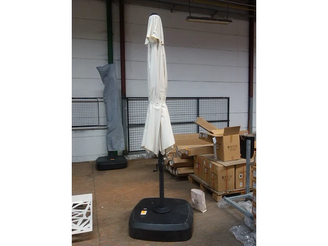 Parasol met voet - afbeelding 6 van  6
