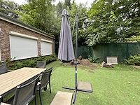 Parasol met voet - afbeelding 1 van  6