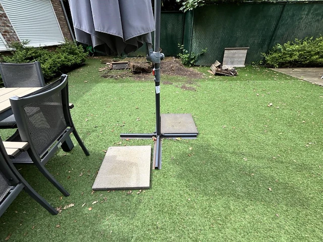 Parasol met voet - afbeelding 2 van  6