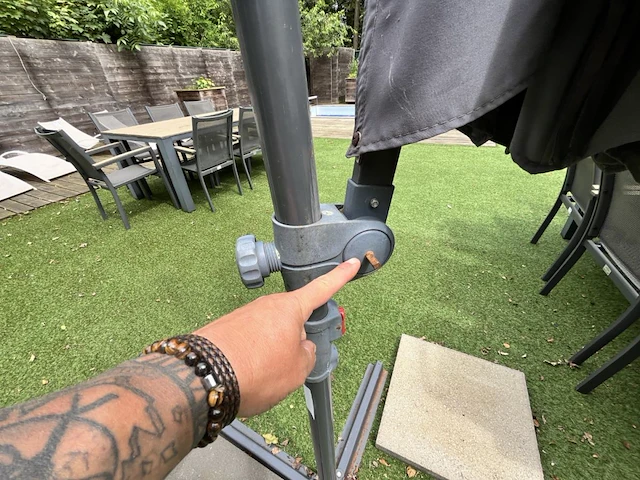 Parasol met voet - afbeelding 5 van  6