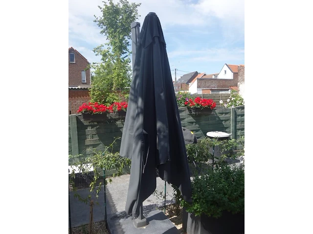 Parasol op voet - afbeelding 2 van  3